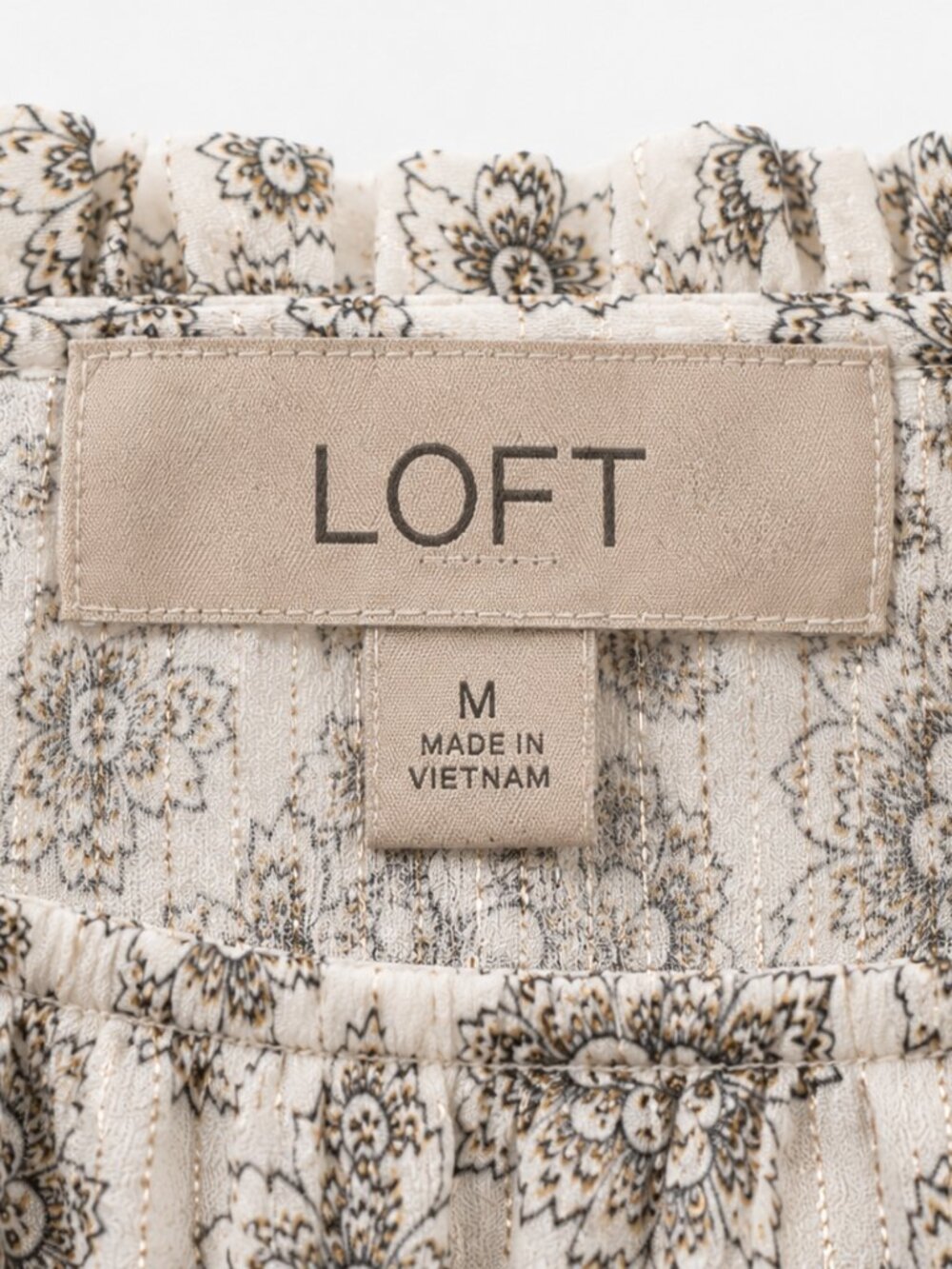 NWT LOFT Floral Flutter Sleeve Blouse Ivory Gray Gold Clip Dot 🌸Item #1002 - Picture 4 of 9